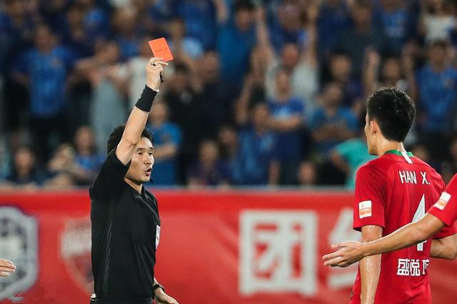  VAR争议判罚引发主帅集体炮轰  