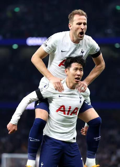  热刺双星闪耀，孙兴慜助攻凯恩破球荒  