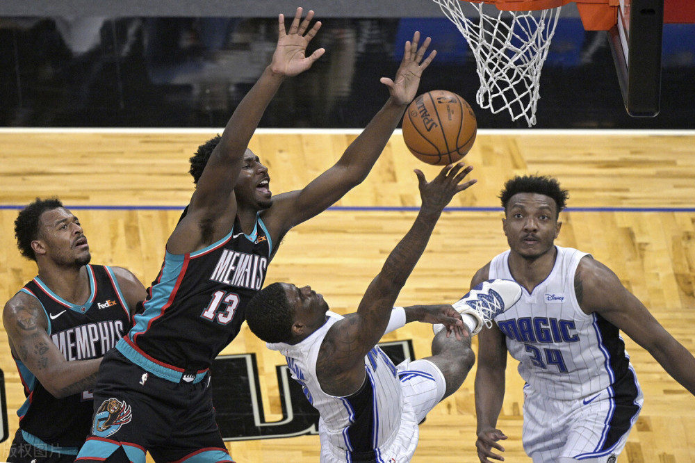  瓦格纳22+8，魔术绝杀活塞止连败  